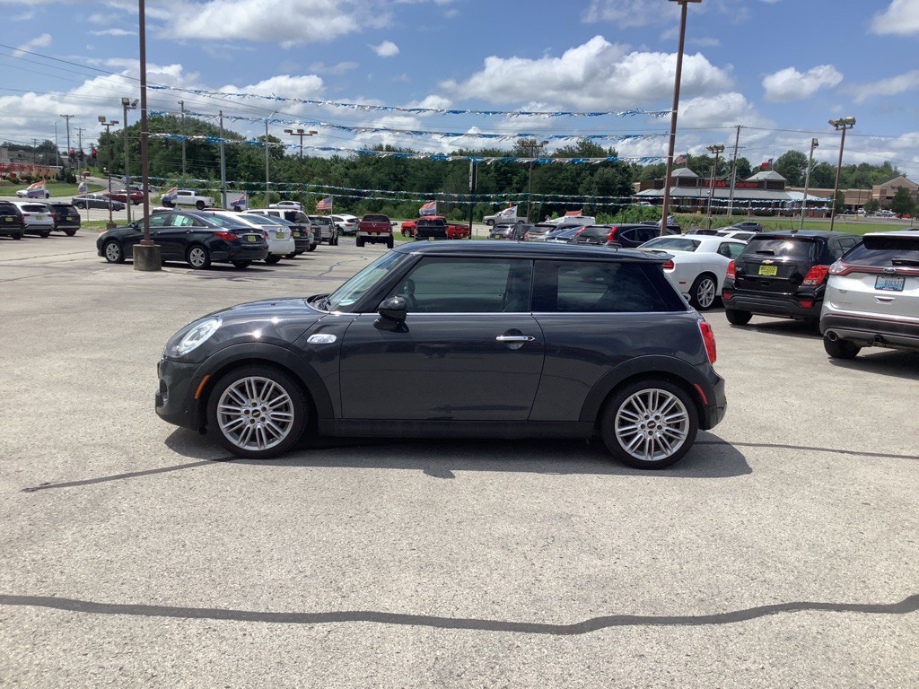 2014 MINI Cooper Image 1