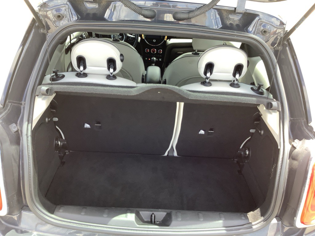 2014 MINI Cooper Image 8