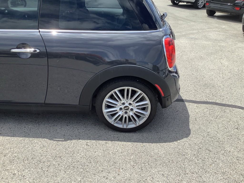2014 MINI Cooper Image 10