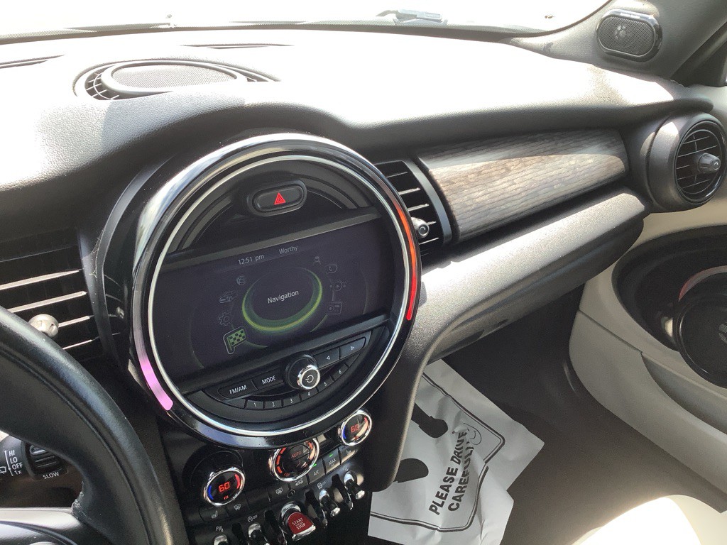 2014 MINI Cooper Image 14