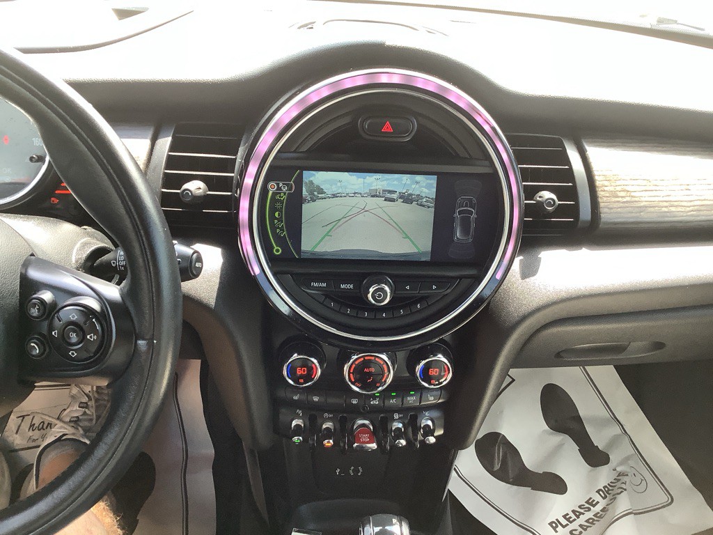 2014 MINI Cooper Image 17