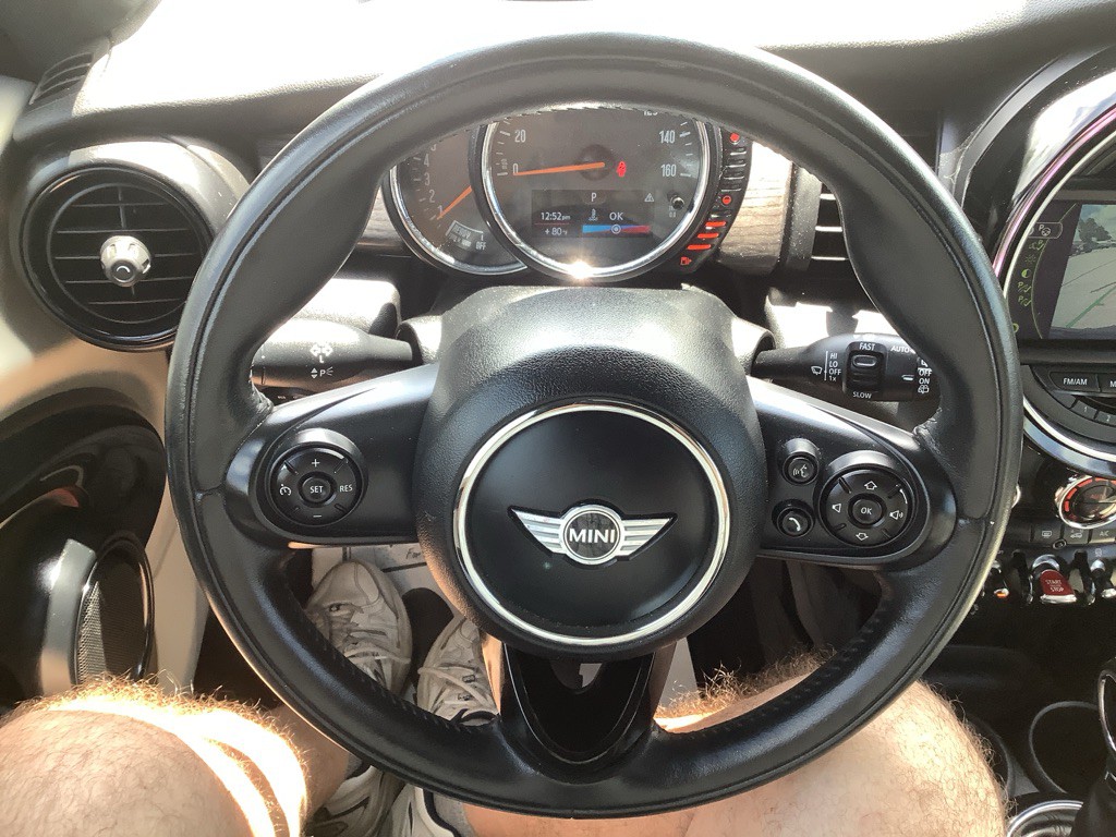 2014 MINI Cooper Image 19