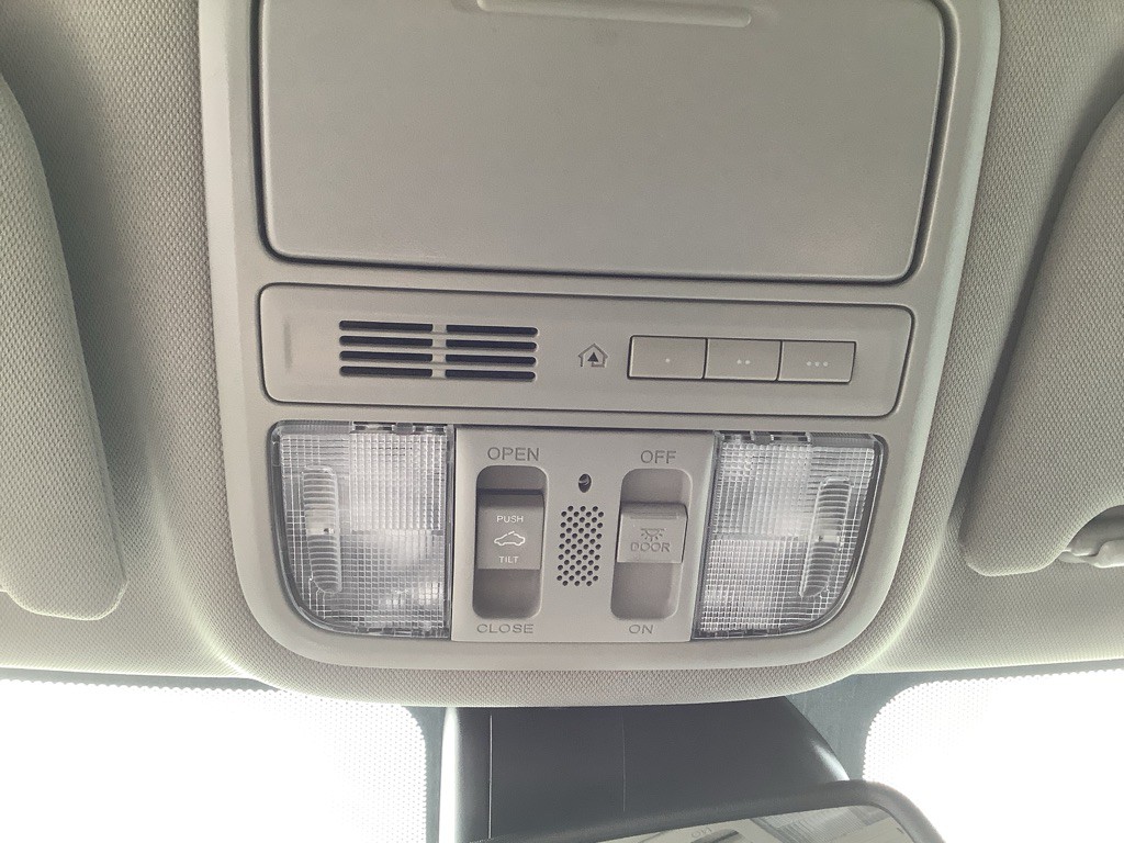 2017 Honda Odyssey Image 19