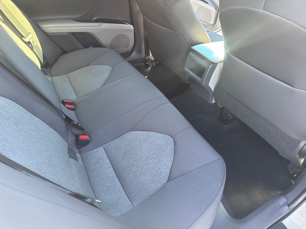 2018 Toyota Camry Image 16