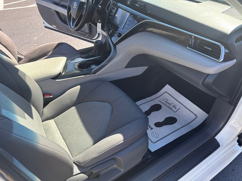 2018 Toyota Camry Image 18