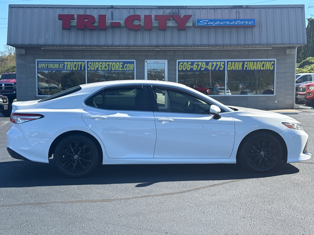 2018 Toyota Camry Image 19