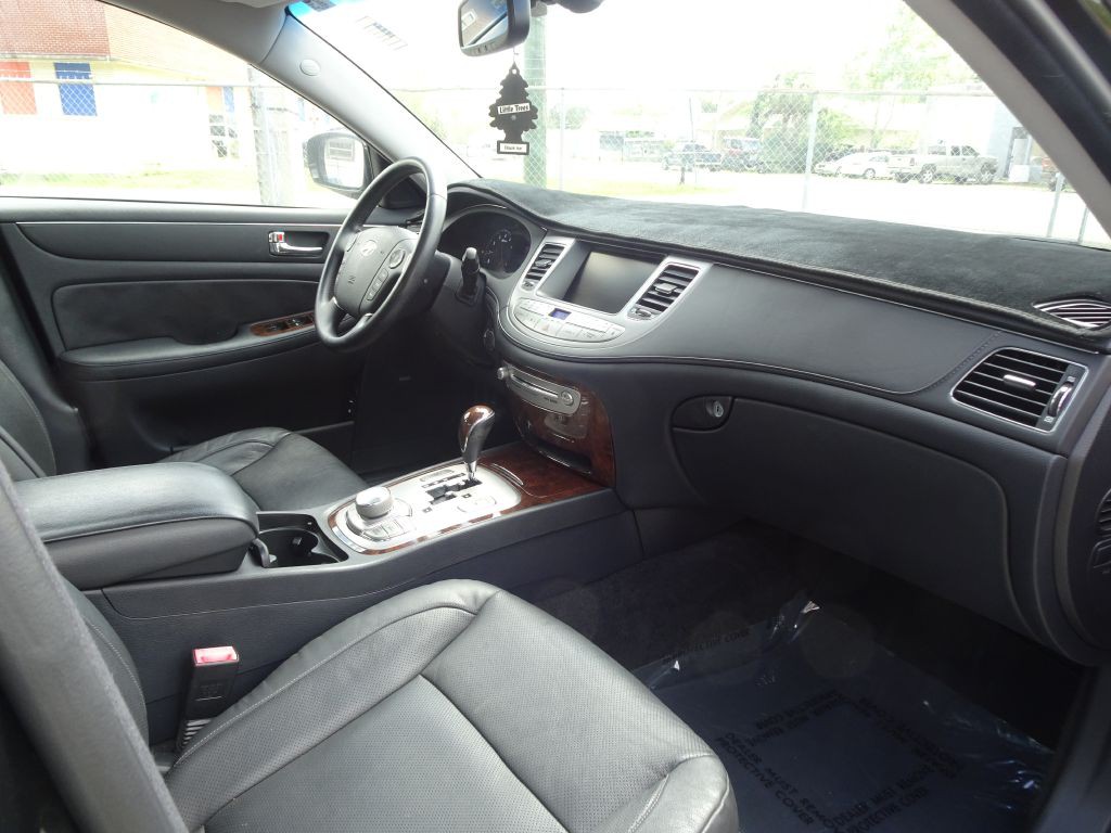 2009 Hyundai Genesis Image 15
