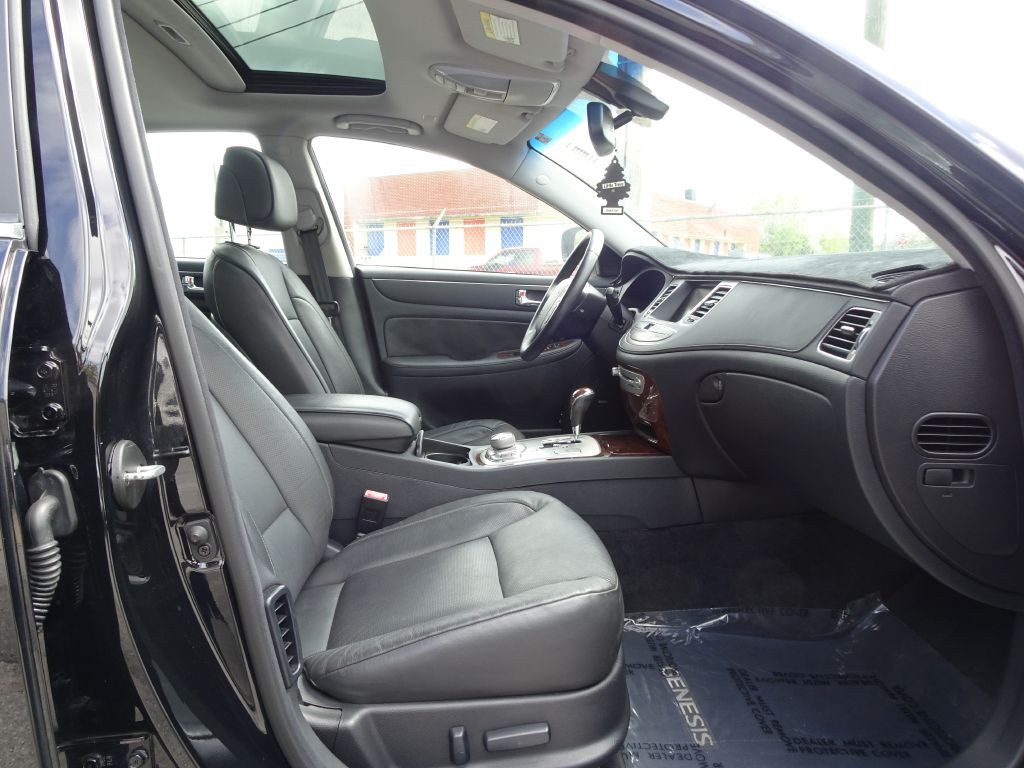 2009 Hyundai Genesis Image 16