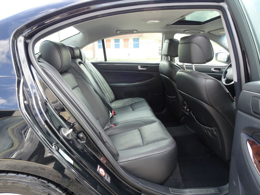 2009 Hyundai Genesis Image 18