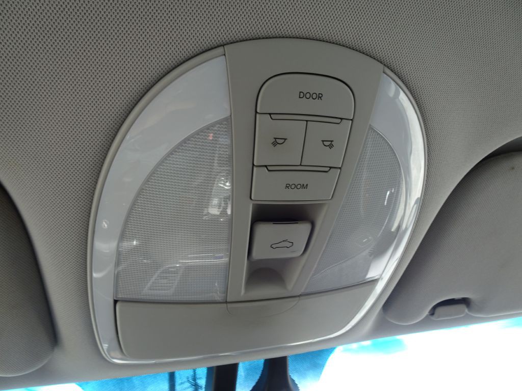 2009 Hyundai Genesis Image 23