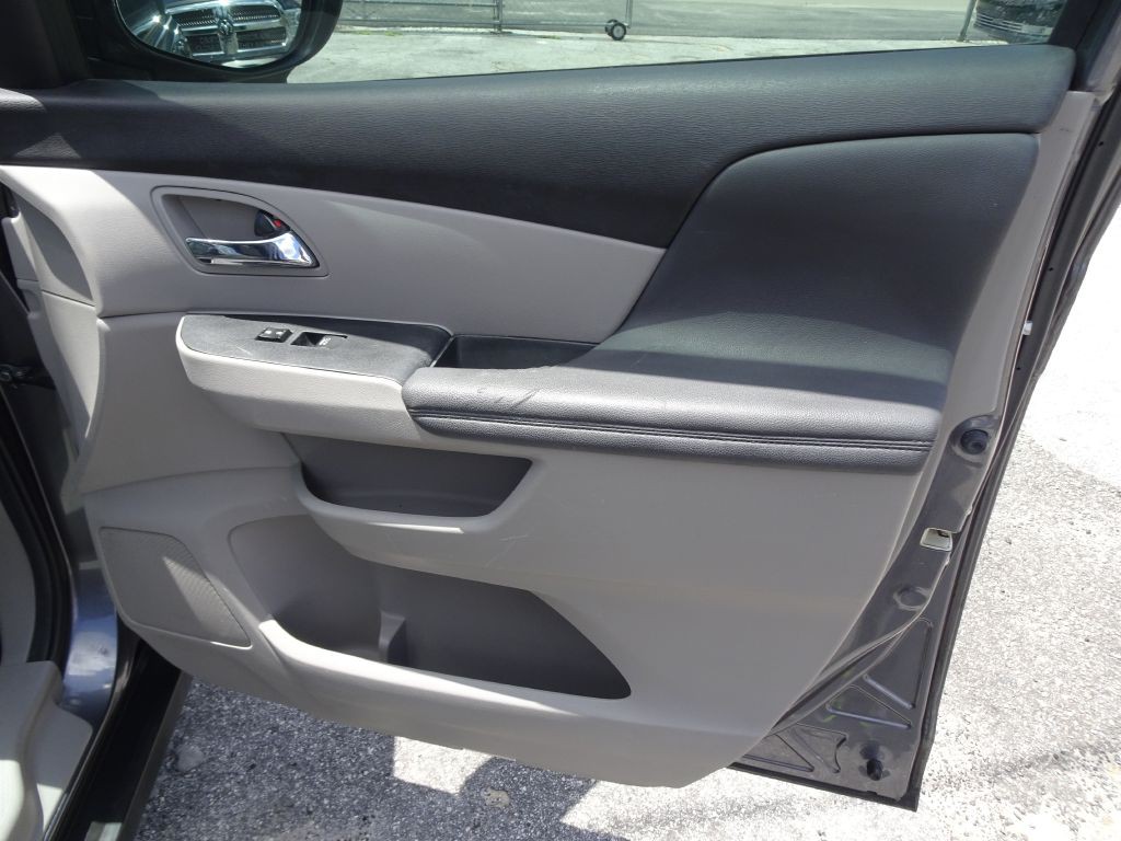 2014 Honda Odyssey Image 17