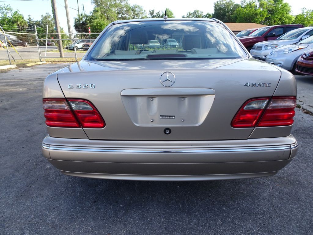 2001 Mercedes-Benz E-Class Image 6