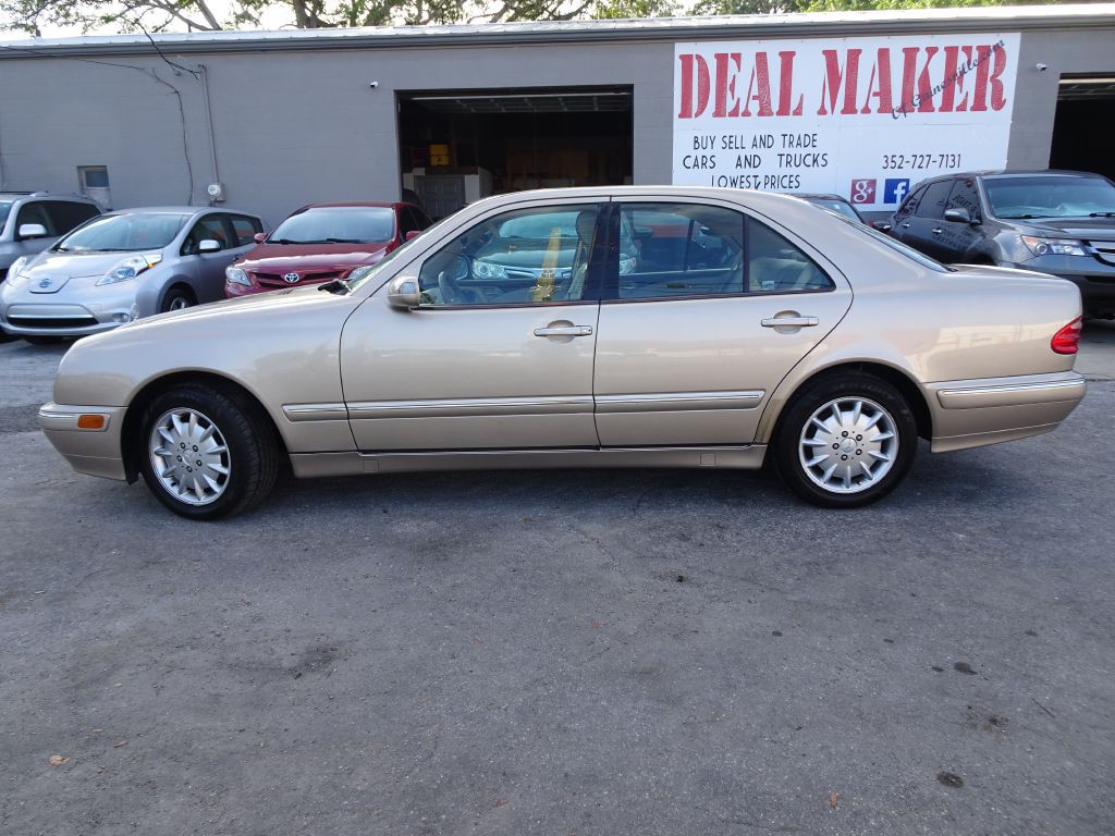 2001 Mercedes-Benz E-Class Image 8