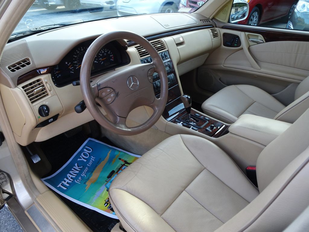 2001 Mercedes-Benz E-Class Image 10