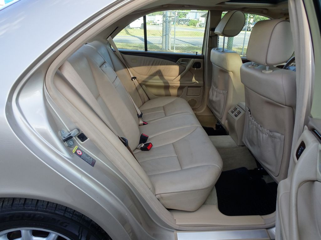 2001 Mercedes-Benz E-Class Image 18