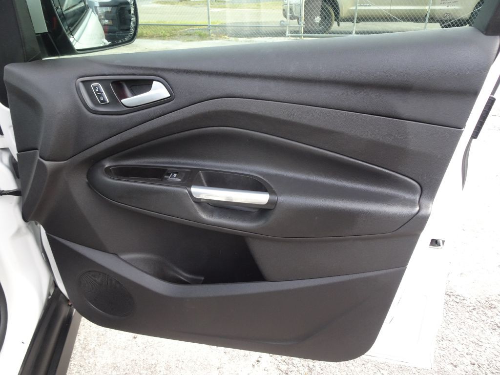 2015 Ford C-Max Image 17