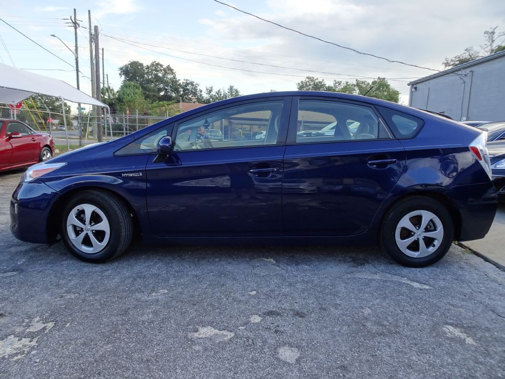 2013 Toyota Prius Image 8