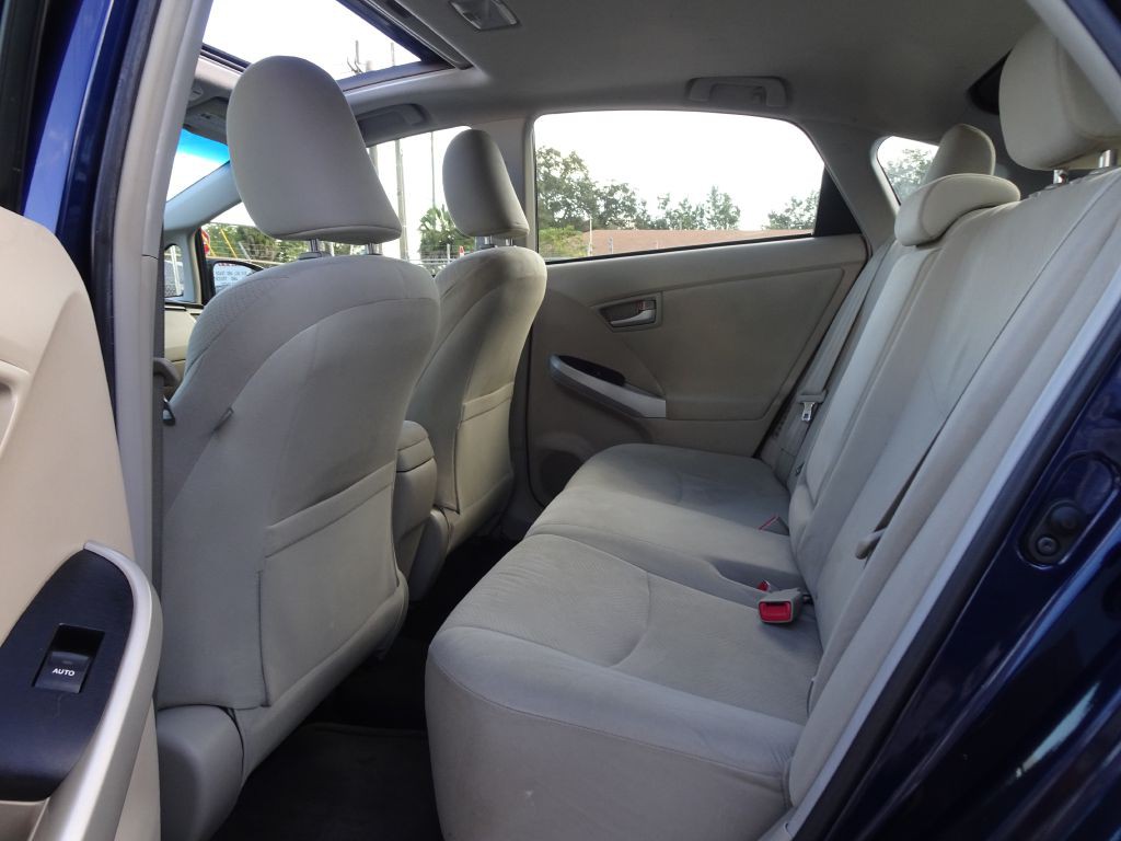 2013 Toyota Prius Image 14