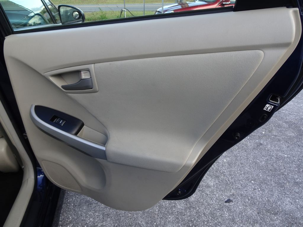 2013 Toyota Prius Image 20