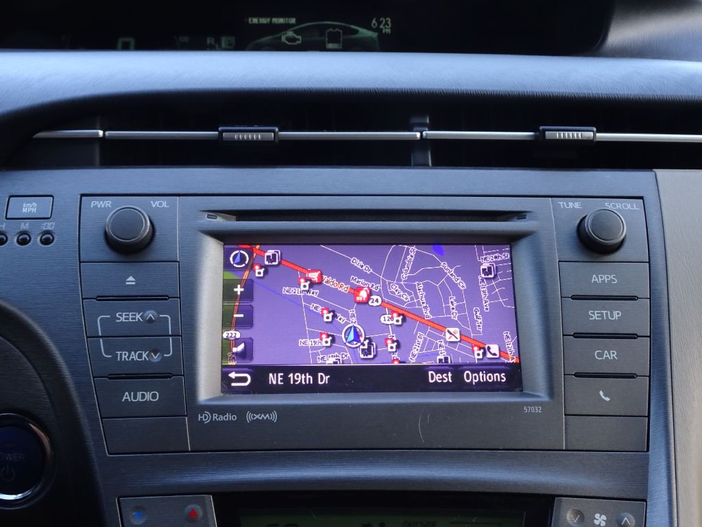 2013 Toyota Prius Image 25