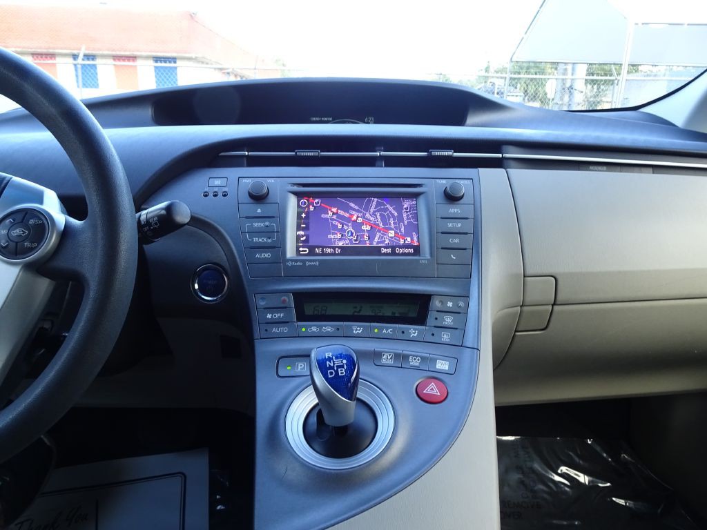 2013 Toyota Prius Image 27