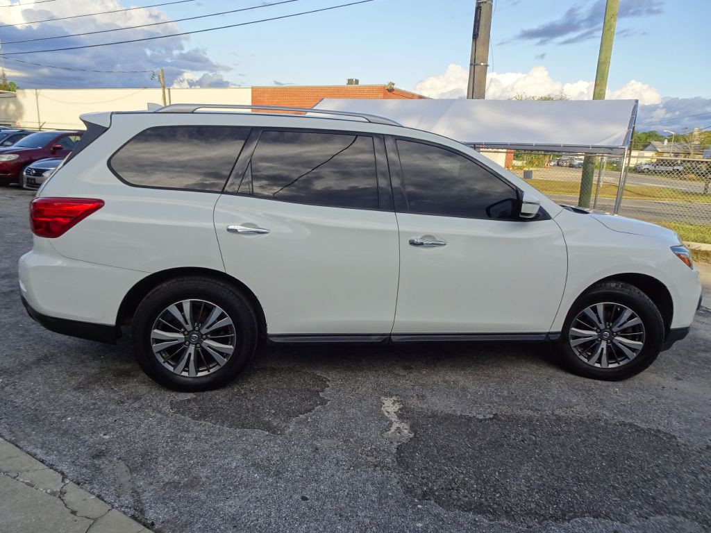 2019 Nissan Pathfinder Image 4