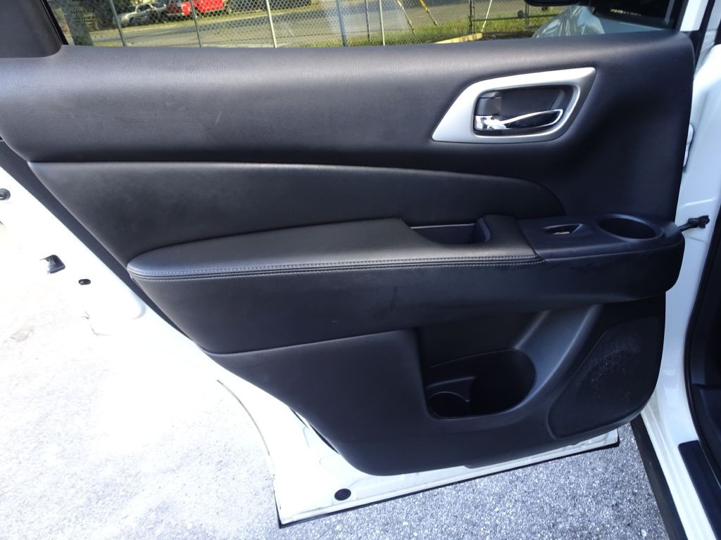 2019 Nissan Pathfinder Image 14