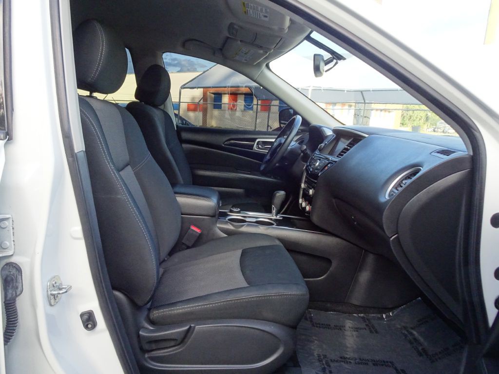 2019 Nissan Pathfinder Image 16