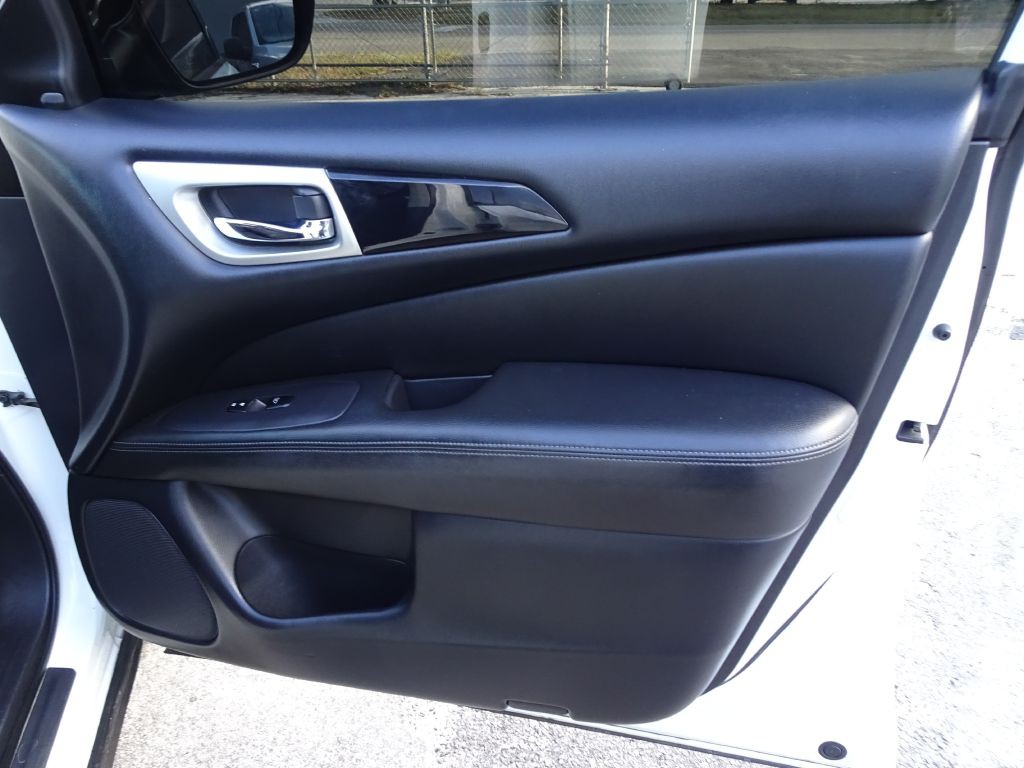 2019 Nissan Pathfinder Image 17
