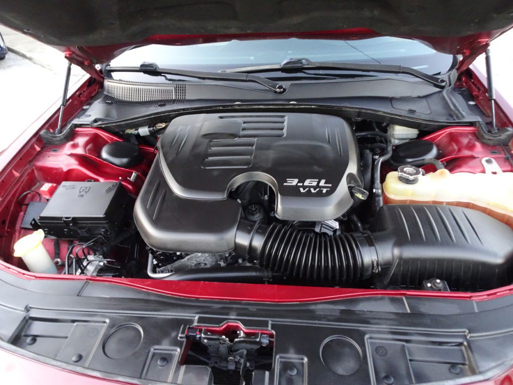 2014 Chrysler 300 Image 24