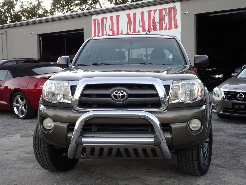 2010 Toyota Tacoma Image 2