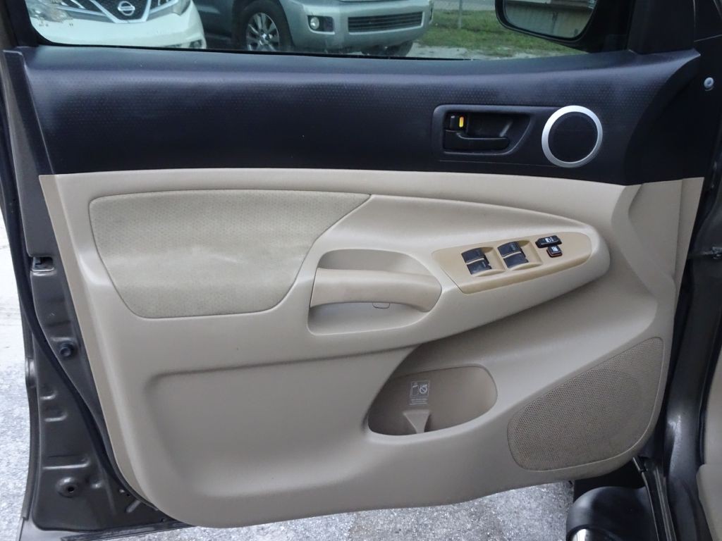 2010 Toyota Tacoma Image 11