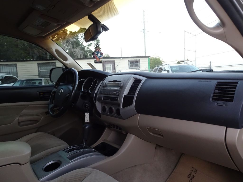 2010 Toyota Tacoma Image 14