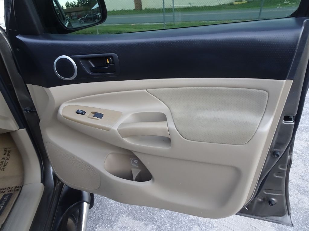2010 Toyota Tacoma Image 16