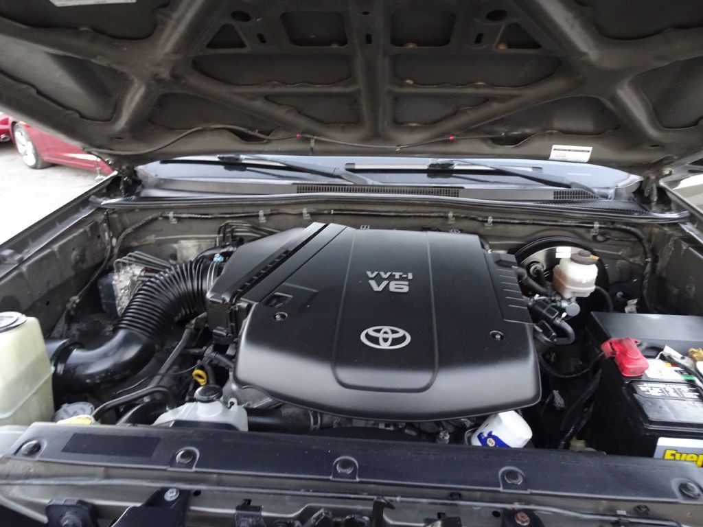 2010 Toyota Tacoma Image 24
