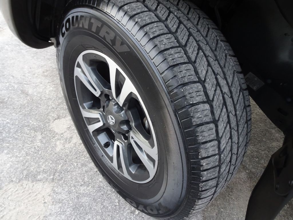 2010 Toyota Tacoma Image 25