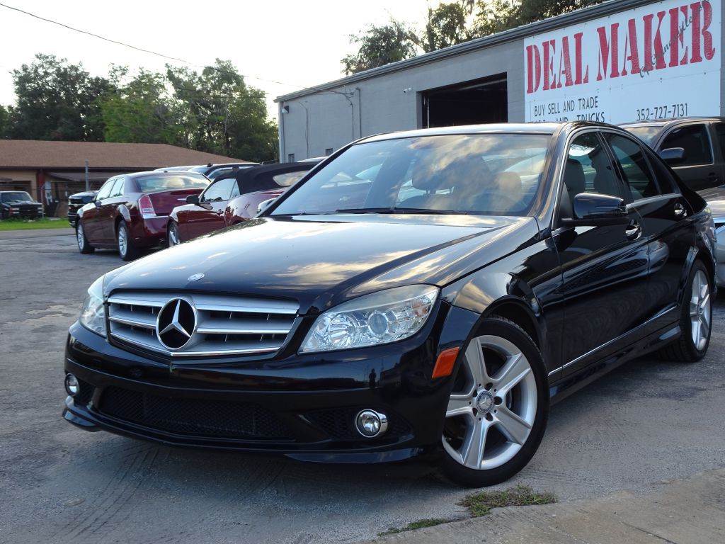 2010 Mercedes-Benz C-Class Image 1