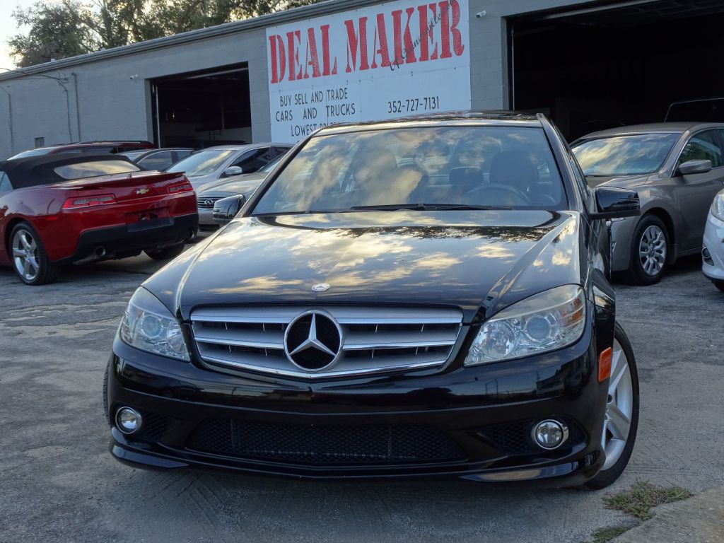 2010 Mercedes-Benz C-Class Image 2