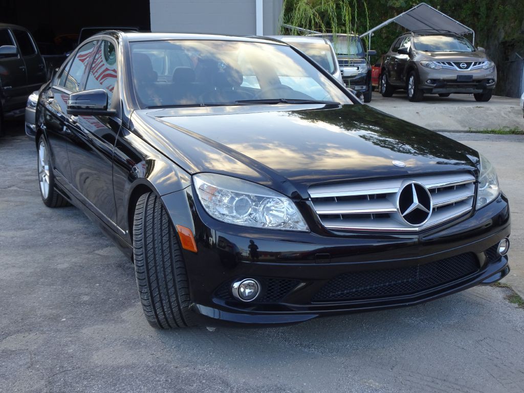 2010 Mercedes-Benz C-Class Image 3