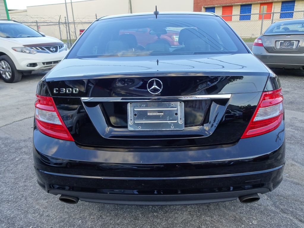 2010 Mercedes-Benz C-Class Image 6