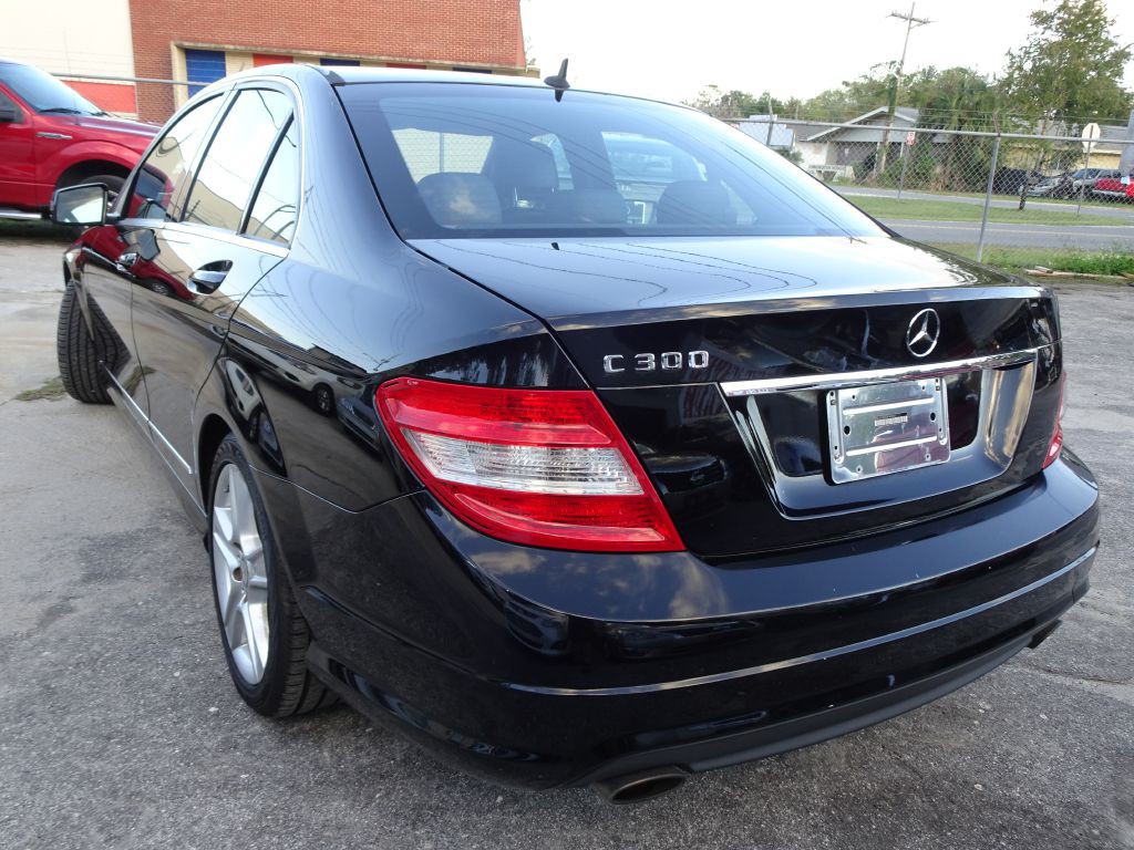 2010 Mercedes-Benz C-Class Image 7