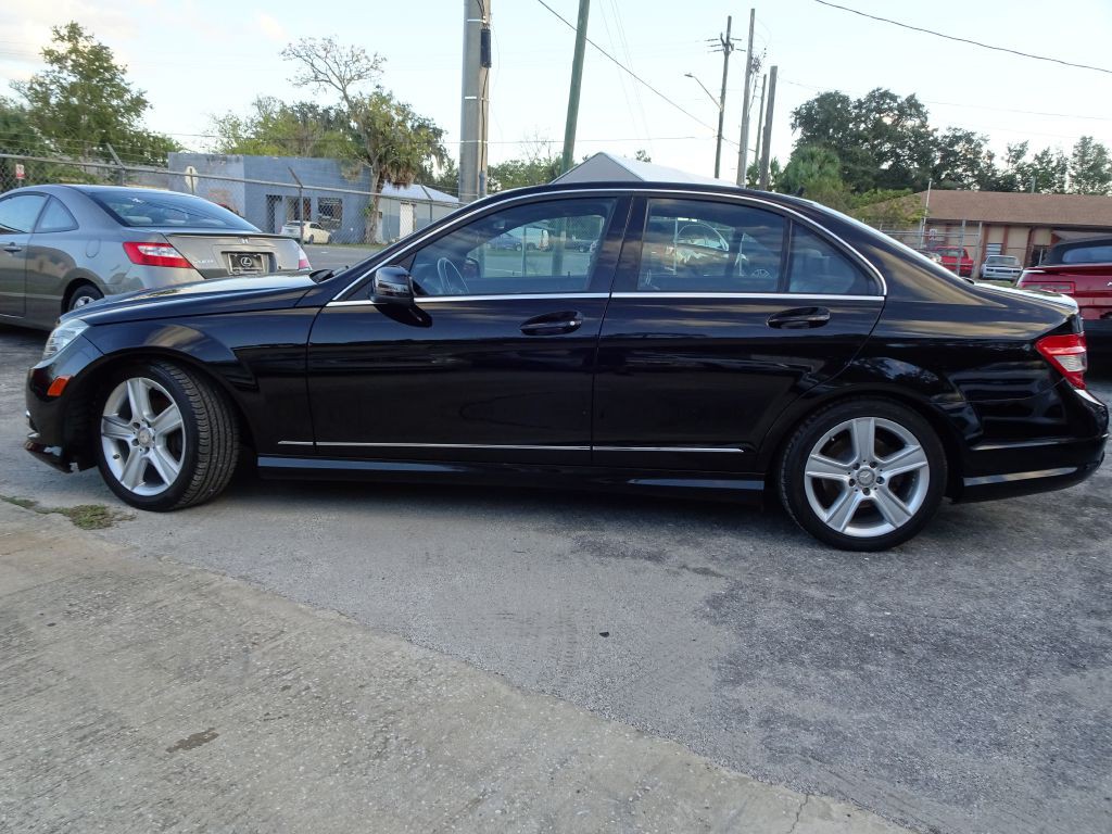 2010 Mercedes-Benz C-Class Image 8