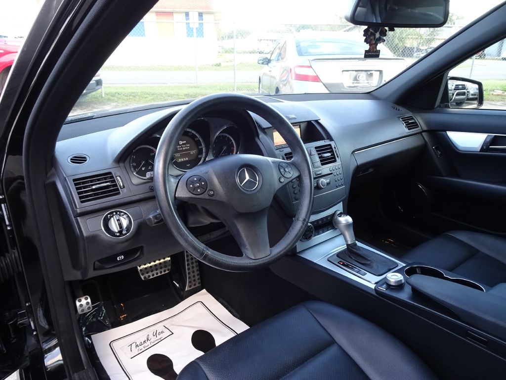 2010 Mercedes-Benz C-Class Image 10