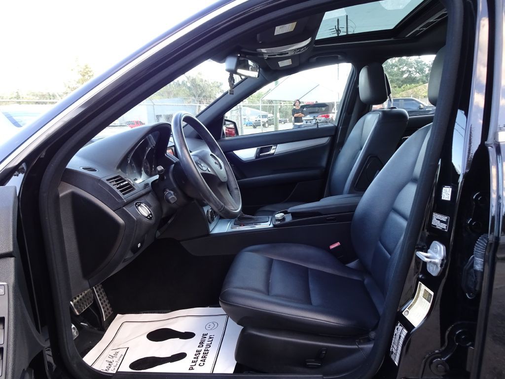 2010 Mercedes-Benz C-Class Image 11