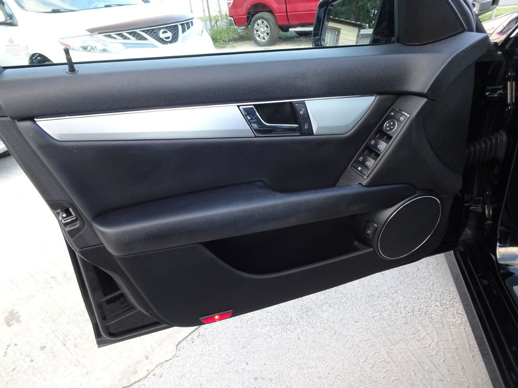 2010 Mercedes-Benz C-Class Image 12