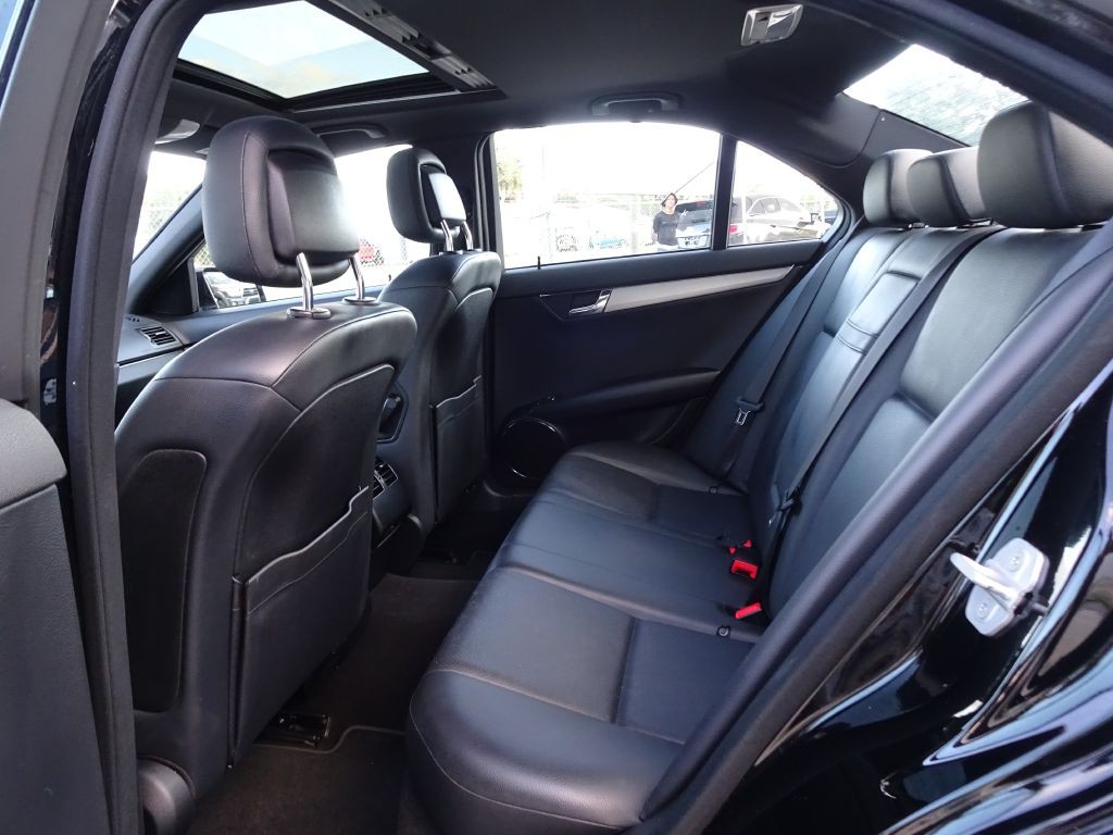 2010 Mercedes-Benz C-Class Image 13