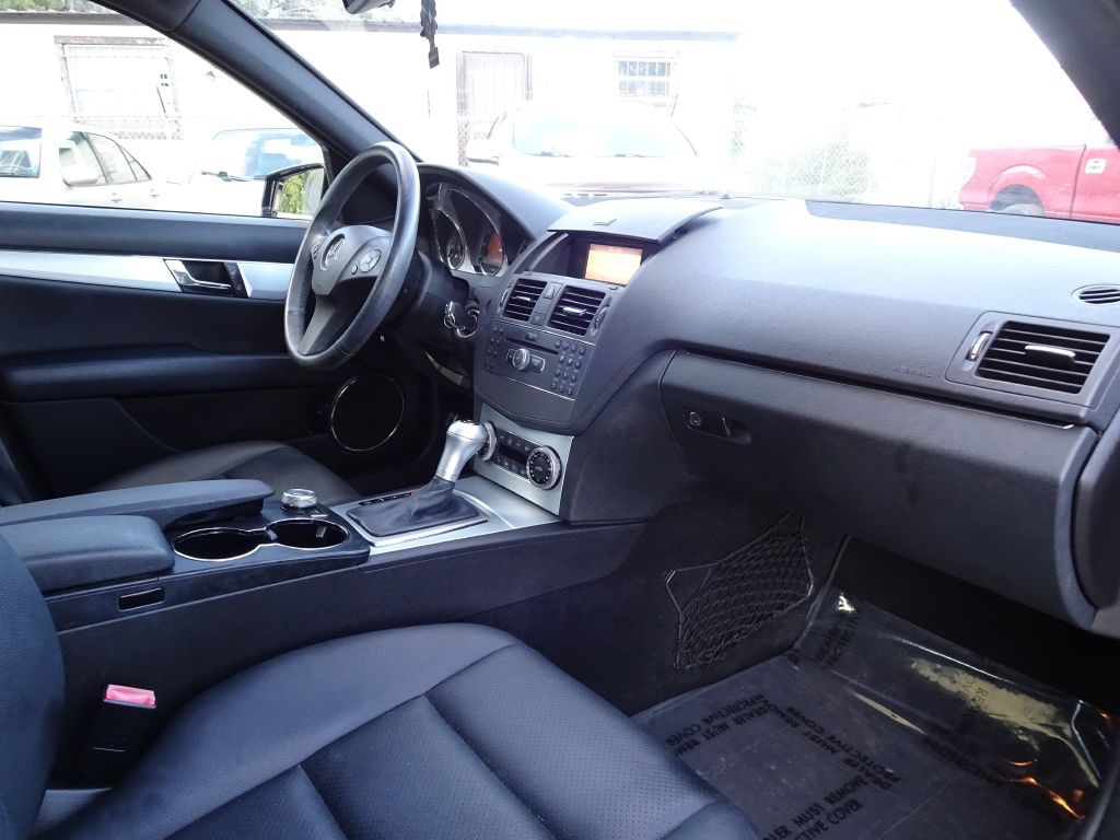 2010 Mercedes-Benz C-Class Image 14