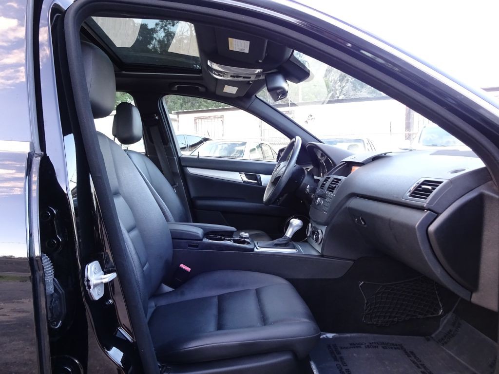 2010 Mercedes-Benz C-Class Image 15