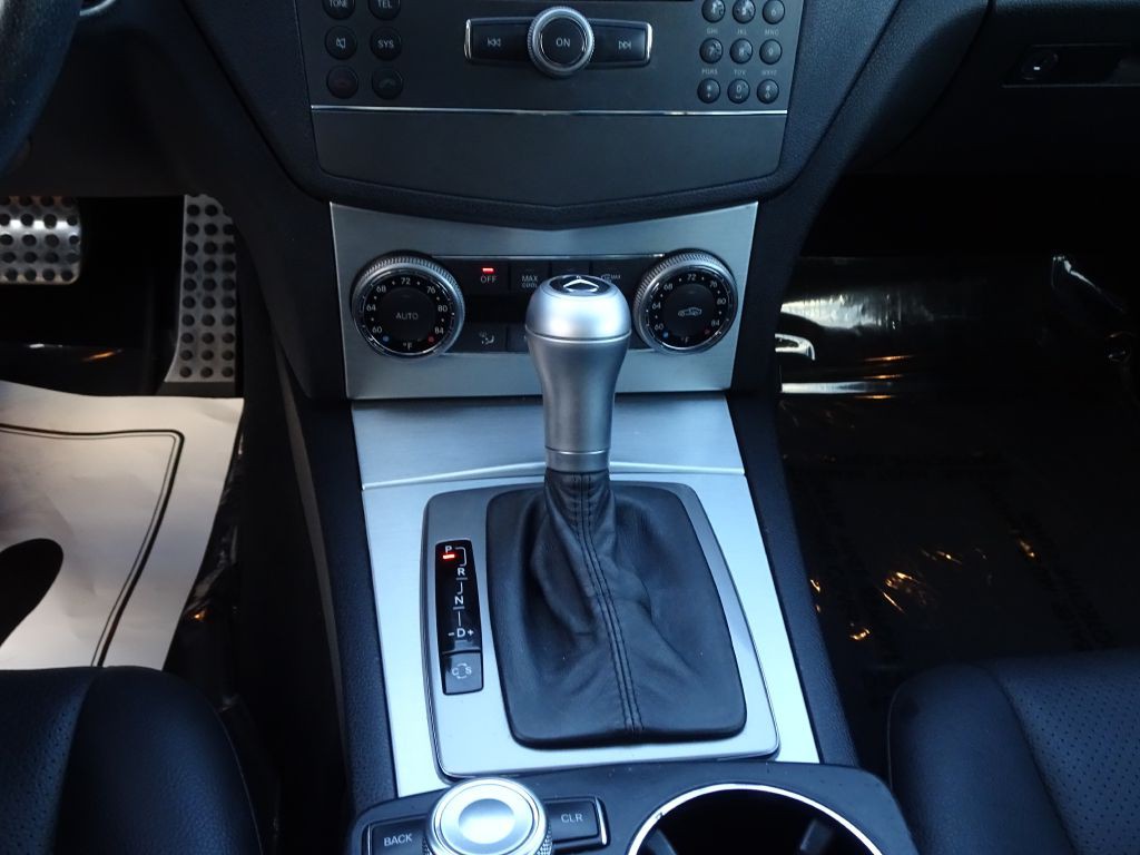 2010 Mercedes-Benz C-Class Image 23