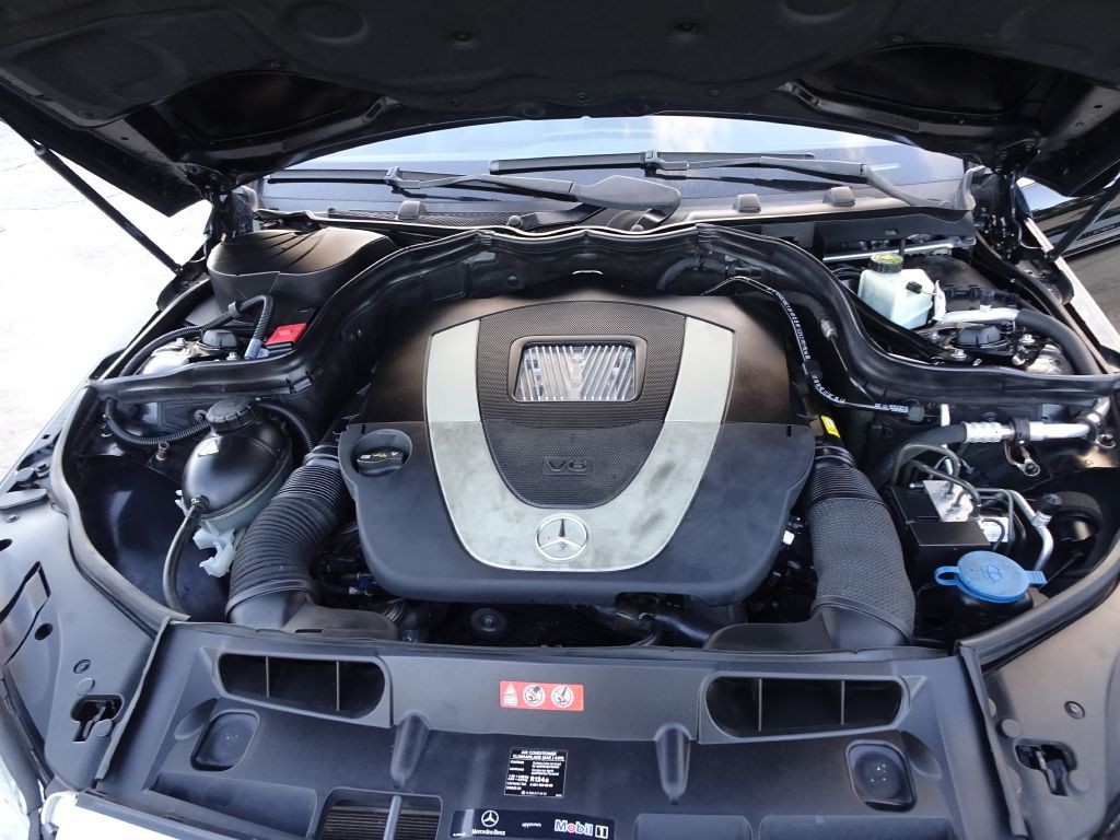 2010 Mercedes-Benz C-Class Image 25